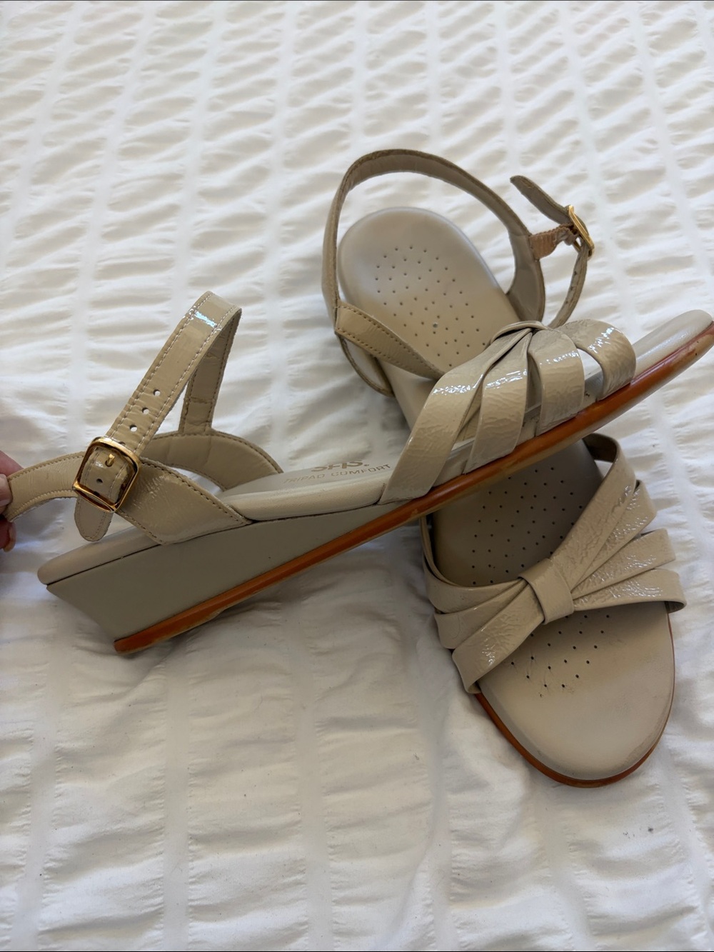 SAS Women's Neutral Patent Knot Wedge Sandals